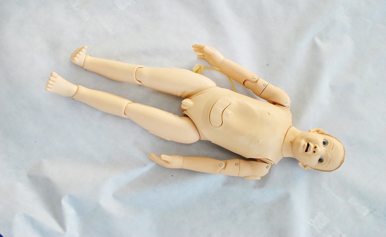 Nasogastric 삽관법 훈련을 위한 혼합 고무 세 살 유아 인체 해부 모형