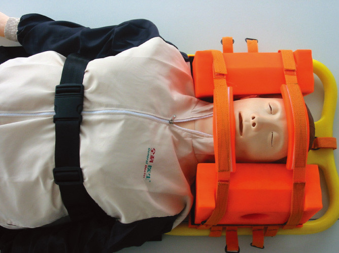 학교를 위한 맨 위 설치 응급조치 장비, 병원 비상사태 훈련